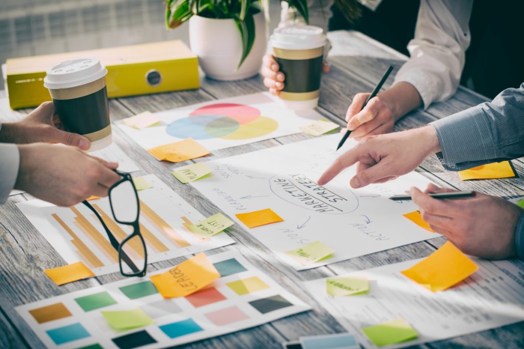 Ons team Basisstappen om online klanten te werven: professionele website, goede conversieproces en lokale optimalisatie